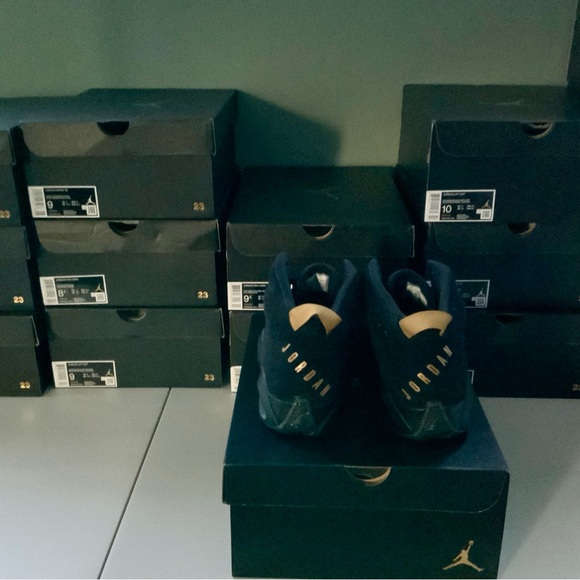 Jordan Men's Lift Off Black/Gold Basketball Shoes AR4430-007 - Picture 5 of 7